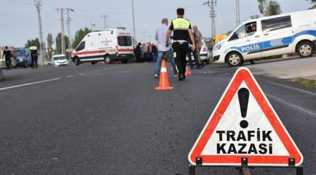 Freni boşalan kamyon cenaze namazı kılanların arasına daldı, 5 ölü, 2'si ağır 25 yaralı var