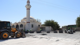 Haliliye'de kilitli parke döşeme çalışmaları tam not alıyor 