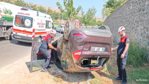 Karaköprü'de otomobil takla attı,2 yaralı