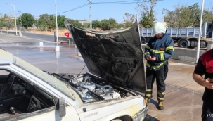 Urfa'da korkutan araç yangını 