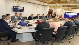 Vali Hasan Şıldak'tan, Deprem Felaketiyle İlgili Değerlendirme Toplantısı