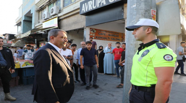 Vali Şıldak Tarihi bölgede esnafı ziyaret etti