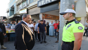 Vali Şıldak Tarihi bölgede esnafı ziyaret etti