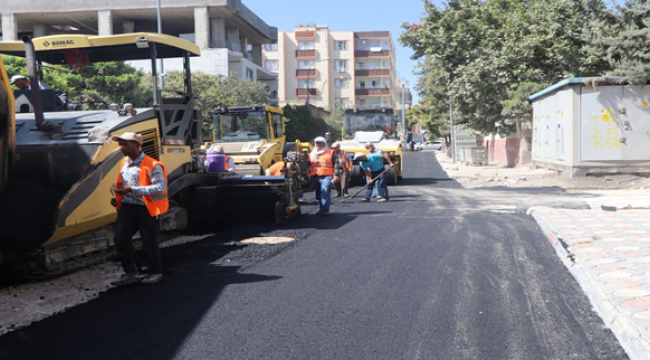  Viranşehir'de Sıcak Asfalt Atağı Sürüyor  