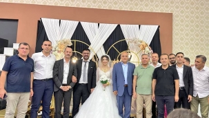 Yavuz Viranşehir'li Şehit Oğlunu Mutlu Gününde yalnız bırakmadı