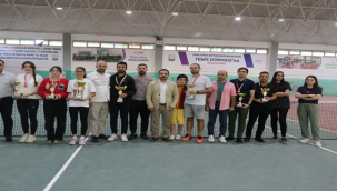 100. Yıl Tenis turnuvasında kupalar sahiplerini buldu