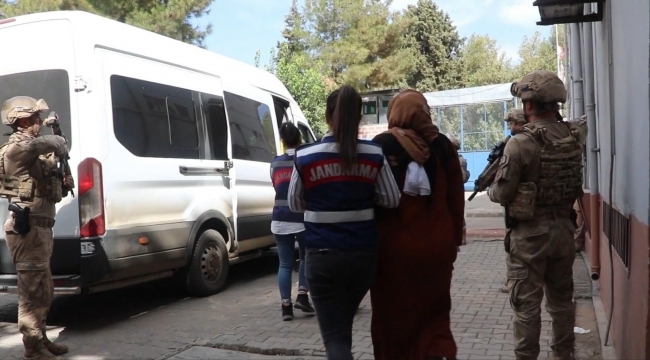 Bakan Yerlikaya  açıkladı: 181 göçmen kaçakçılığı organizatörü yakalandı