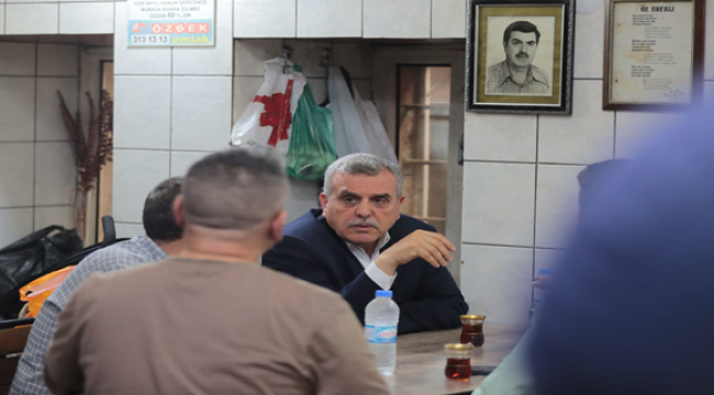 Başkan Beyazgül Aşağı Çarşı Esnafını Ziyaret Etti