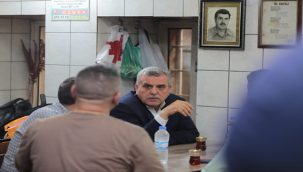 Başkan Beyazgül Aşağı Çarşı Esnafını Ziyaret Etti