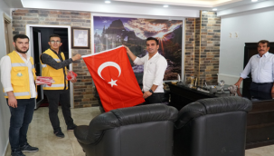 Haliliye Belediyesi Cumhuriyetin 100. Yılında Bayrak Dağıttı 