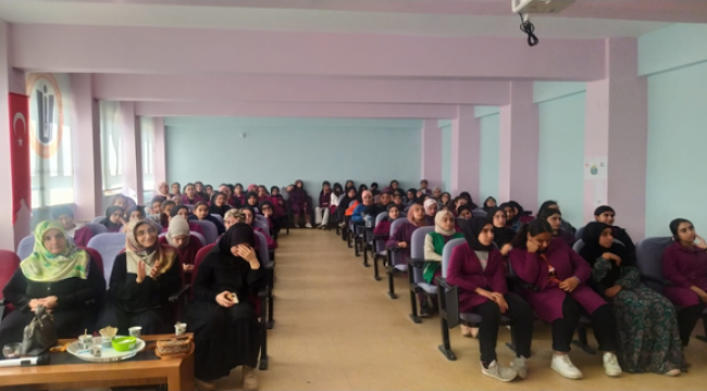 ''Peygamberin Hayatlarından Erdemler'' konulu seminer düzenlendi