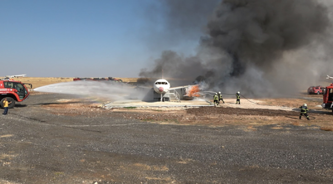 Şanlıurfa'da nefes kesen uçak kazası tatbikatı 