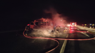 Şanlıurfa'da tır alev alev yandı