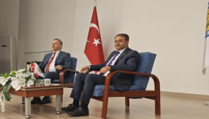 Şanlıurfa Valisi Hasan Şıldak, Harran Üniversitesi Öğrencileri İle Buluştu