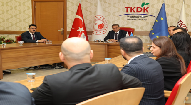 Vali Şıldak, Kurumlardan brifing almaya devam ediyor