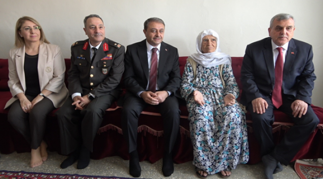 Vali Şıldak'tan Cumhuriyet Ana'ya Ziyaret