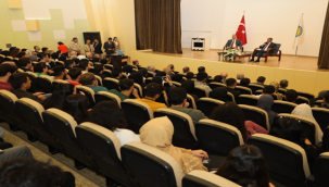 Vali Şıldak Üniversite öğrencileriyle buluştu