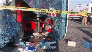 Viranşehir'de yolcu otobüsü ile otomobil çarpıştı, 2 ölü, 25 yaralı