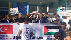 Akçakale'de yüzlerce kişi İsrail'in Filistin'e yönelik saldırılarını protesto etti