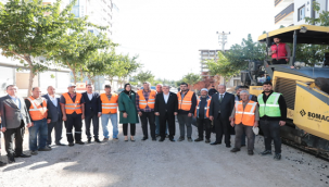 Başkan Beyazgül, esnafların yanında