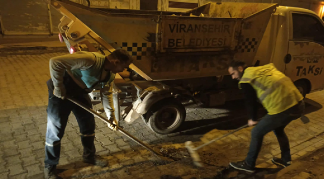 Başkan Ekinci gece mesaisinde 