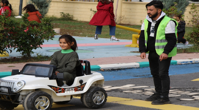 Çocuklar, Haliliye belediyesi trafik eğitim parkıyla öğreniyor
