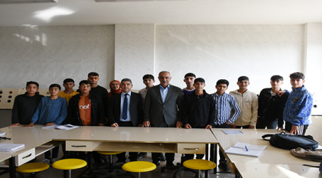 Hilvan Belediye Başkanı Öğretmen ve Öğrencilerle Buluştu