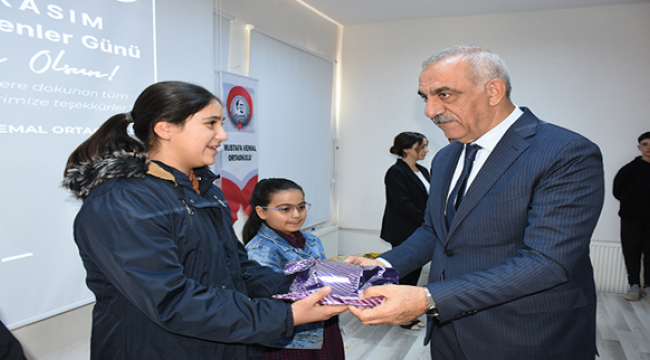 Hilvan'da öğretmenler günü kutlandı