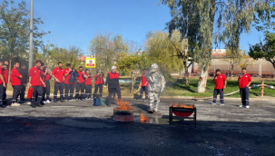 Şanlıurfa İtfaiyesi, İtfaiyecilik Programı 1. Sınıf Öğrencilerine Uygulamalı Ders Verdi