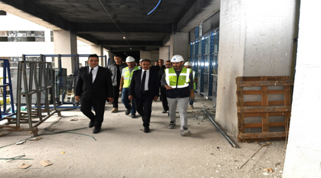 Vali Şıldak Devlet Hastanelerini denetledi