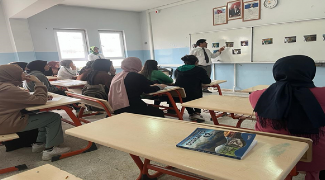 Viranşehir'de gençlere bağımlılık semineri düzenlendi
