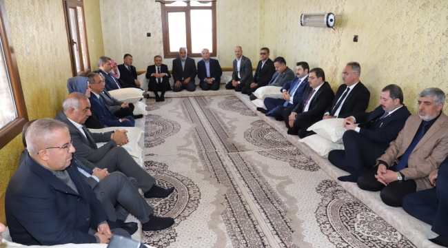 Bakan Bozdağ'dan şehit ailesine taziye ziyareti	