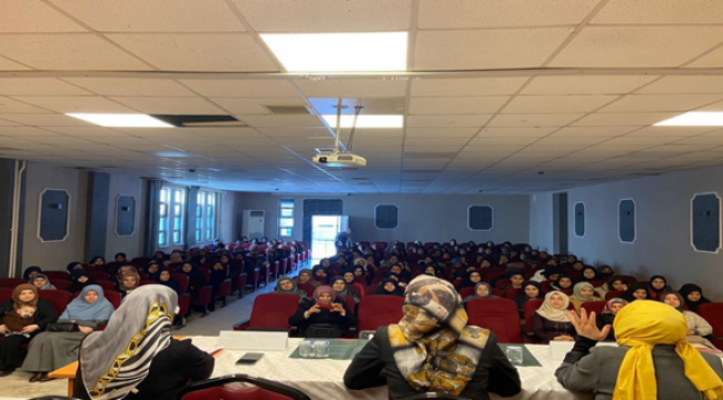 Birecik'te ''Peygamberimiz ve Gençlik'' Konulu Panel Düzenlendi
