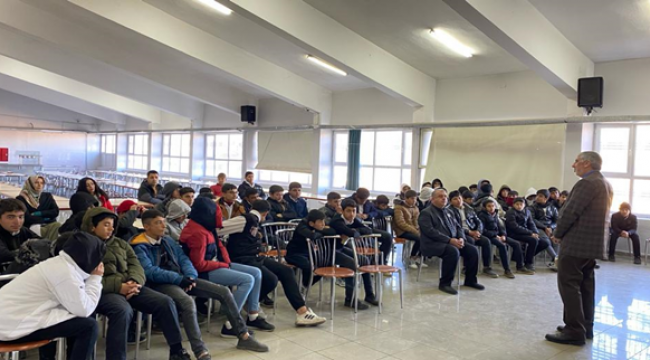 Bozova'da bağımlılıkla mücadele semineri düzenlendi