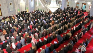 Dergah camisinde şehitler için mevlid okutuldu