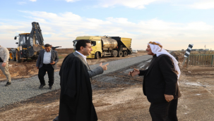 Harran'da Grup bağlantı yollarında asfalt çalışmaları sürüyor