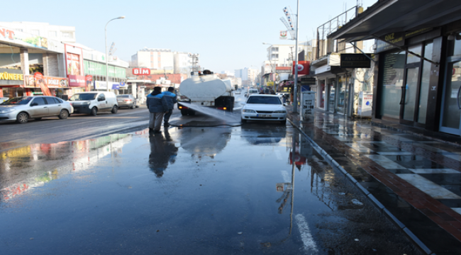 Hilvan'da Cadde ve sokaklar  yıkandı
