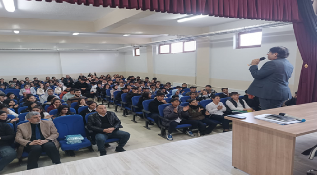 Hilvan ve Siverek ilçelerinde bağımlılıkla mücadele semineri düzenlendi