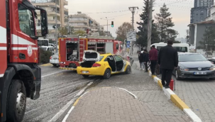 Karaköprü'de ticari taksi alev aldı