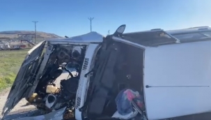 Şanlıurfa'da iki otomobil çarpıştı, 1 yaralı 