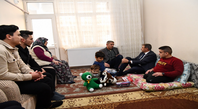 Vali Şıldak'tan hane ziyaretleri