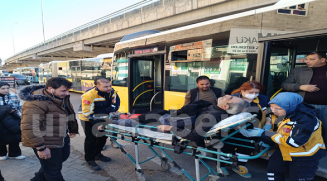 Yeşildirek kavşağında şehir içi otobüsü ile otomobil çarpıştı, 2 yaralı