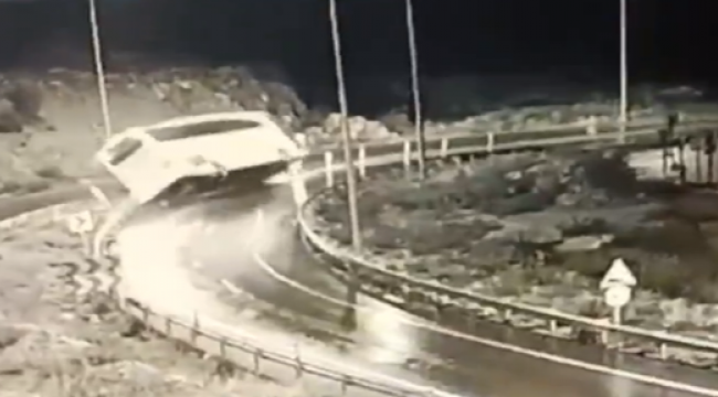 9 Kişinin öldüğü yolcu otobüsün devrilme anı!