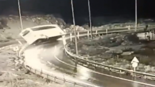 9 Kişinin öldüğü yolcu otobüsün devrilme anı!