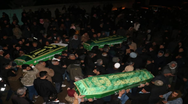 Aile katliamında hayatını kaybedenler Şanlıurfa'da defnedildi