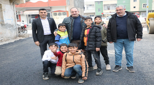 Bahçelievler Mahallesi'nde sıcak asfalt çalışması devam ediyor 