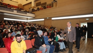 Başkan Beyazgül, KPSS'ye hazırlanan öğrencilerle bir araya geldi 