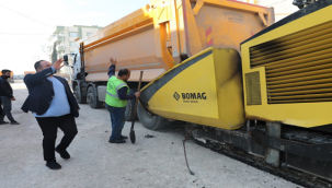 Başkan Ekinci, Asfalt çalışmalarını inceleyerek mesaiye başladı 