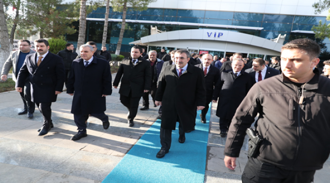 Cumhurbaşkanı yardımcısı Yılmaz Şanlıurfa'da 