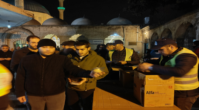 Eyyübiye Belediyesi Kandil gecesi vatandaşların yanında oldu